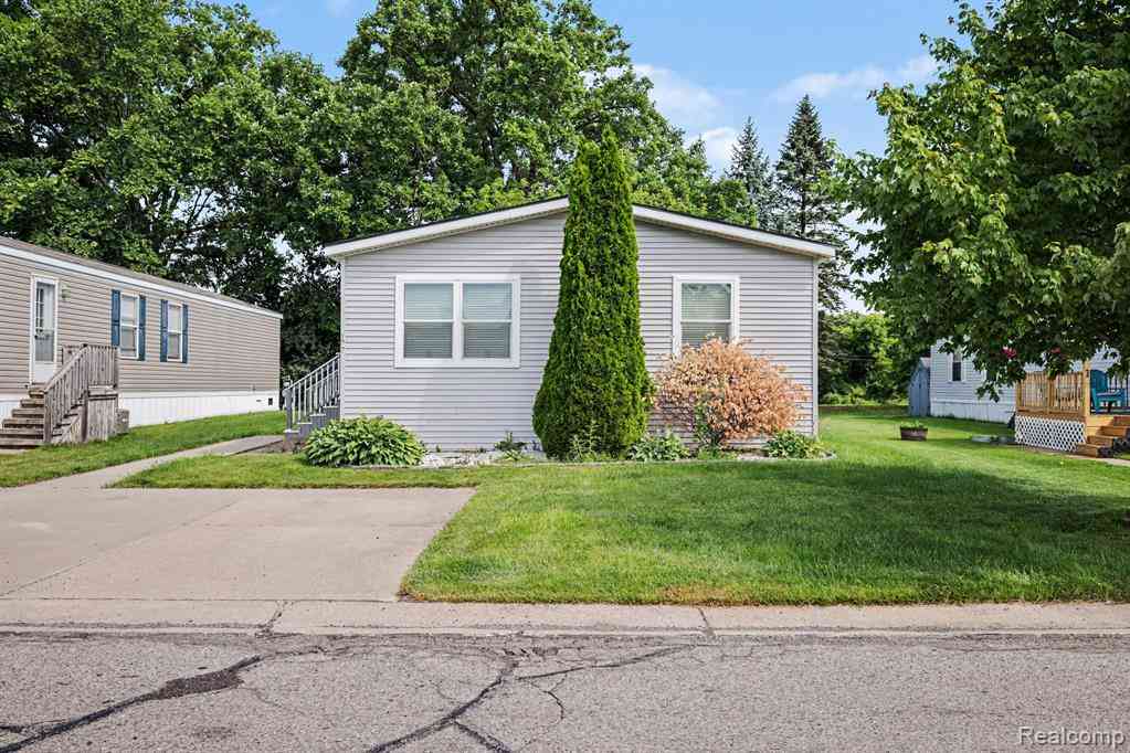 Homes For Sale - 2700 Shimmons Road  #177<br/> Oakland County, Auburn Hills, MI 48326