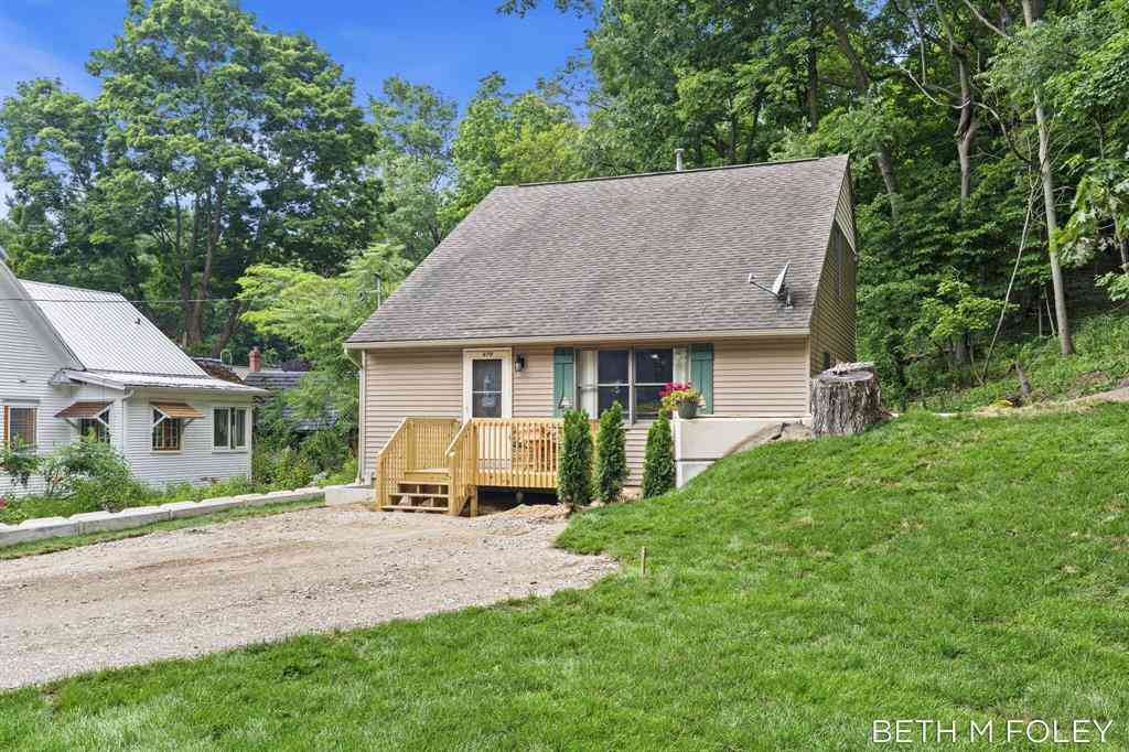 Homes For Sale - 692 Mt Pisgah Boulevard <br/> Holland, MI 49424