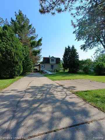 Homes For Sale - 435 Riverbank Street <br/> Wayne County, Wyandotte, MI 48192