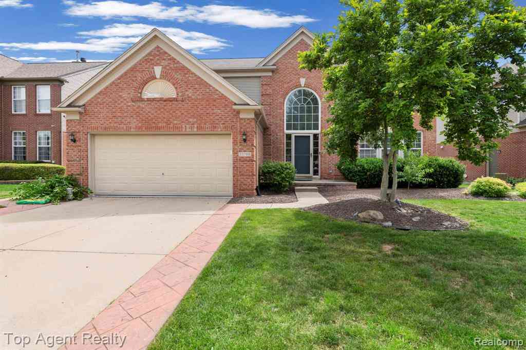 Homes For Sale - 33780 Stonecrest Drive <br/> Macomb County, Sterling Heights, MI 48312