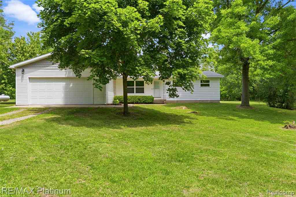 Homes For Sale - 8370 W Rolston Road <br/> Linden, MI 48451