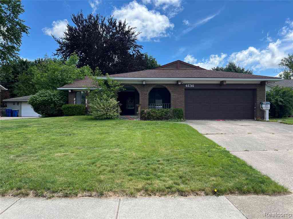 Homes For Sale - 4136 Ironside Drive <br/> Oakland County, Waterford, MI 48329