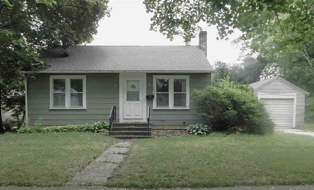 Homes For Sale - 1018 Elizabeth Street <br/> Midland, MI 48640