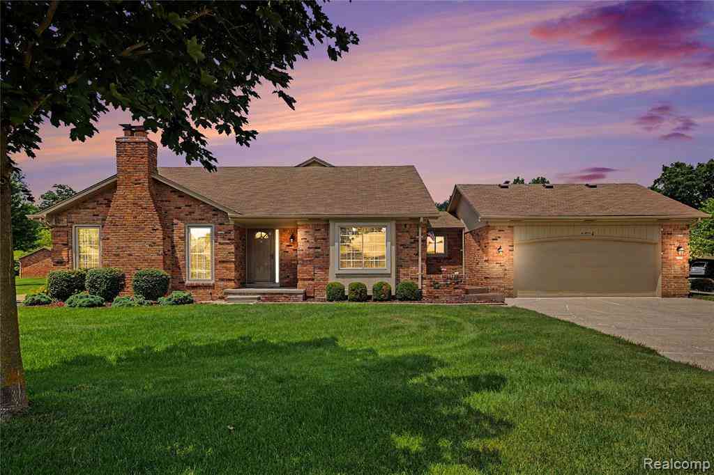 Condo For Sale - 41071 E Rosewood Drive <br/> Clinton Township, MI 48038