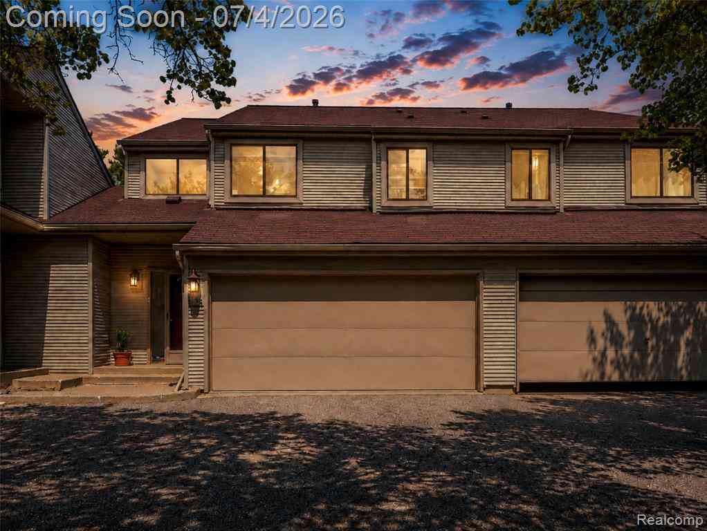 Condo For Sale - 754 Ashley Circle <br/> Rochester, MI 48307