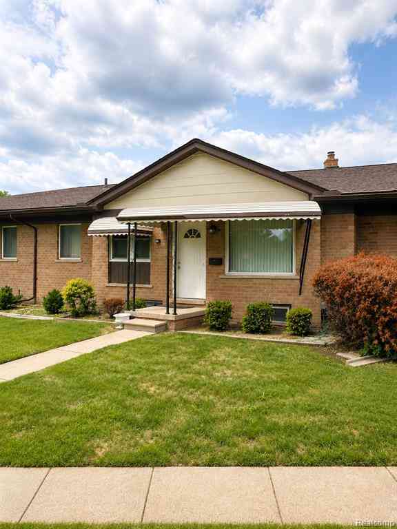 Condo For Sale - 8401 18 Mile Road  #94<br/> Macomb County, Sterling Heights, MI 48313