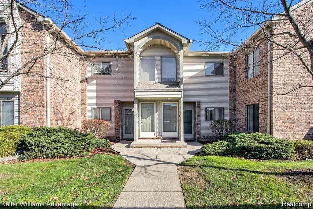 Condo For Rent - 42672 Lilley Pointe Drive <br/> Canton, MI 48187