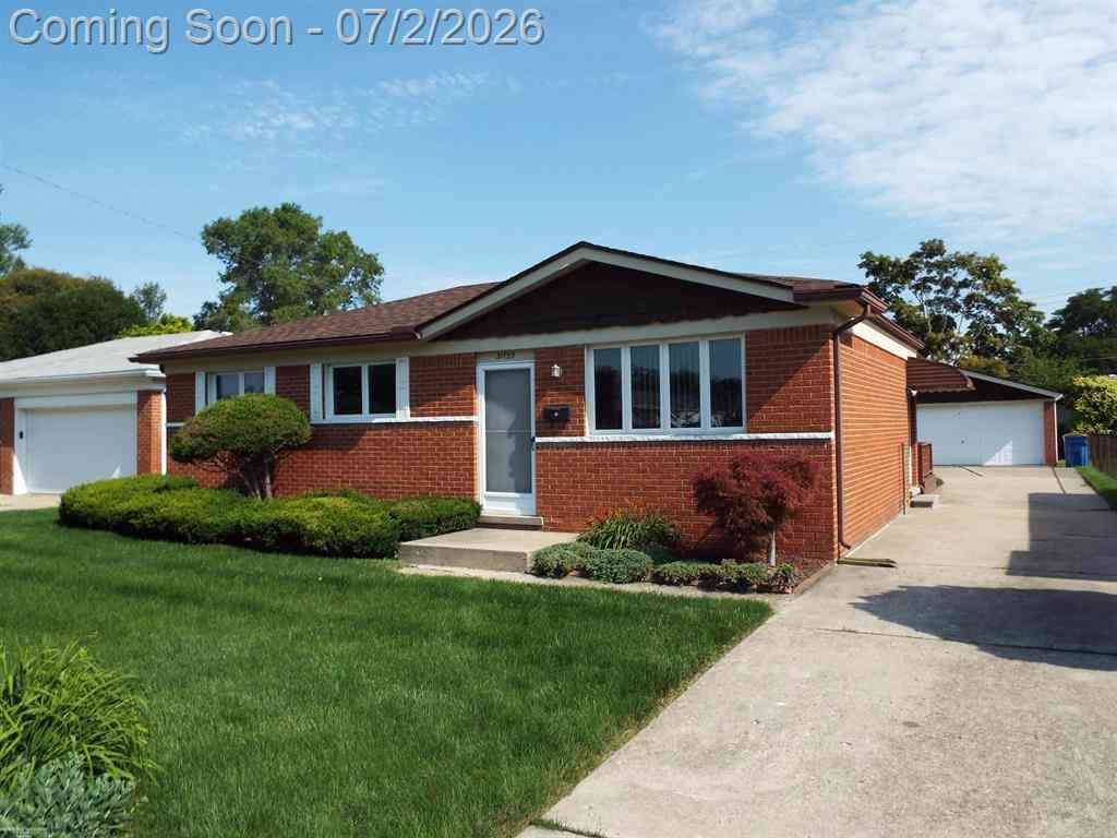 Homes For Sale - 31759 Stricker Drive <br/> Macomb County, Warren, MI 48088