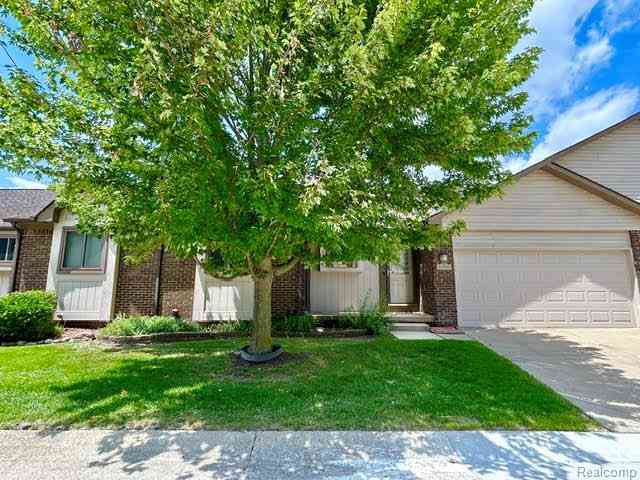 Condo For Sale - 20557 Longwood Drive  #63<br/> Clinton Township, MI 48038