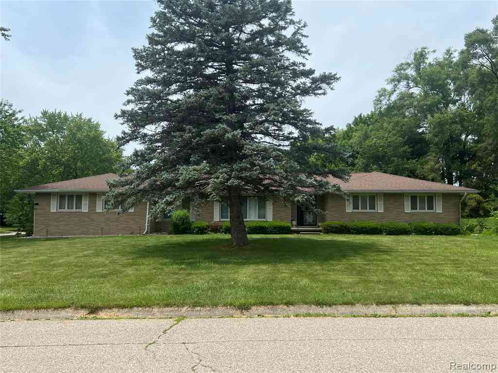 Homes For Sale - 1361 Dyemeadow Lane <br/> Flint, MI 48532