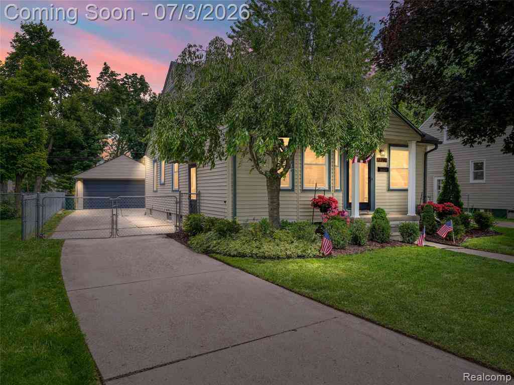 Homes For Sale - 2798 Royal Avenue <br/> Oakland County, Berkley, MI 48072