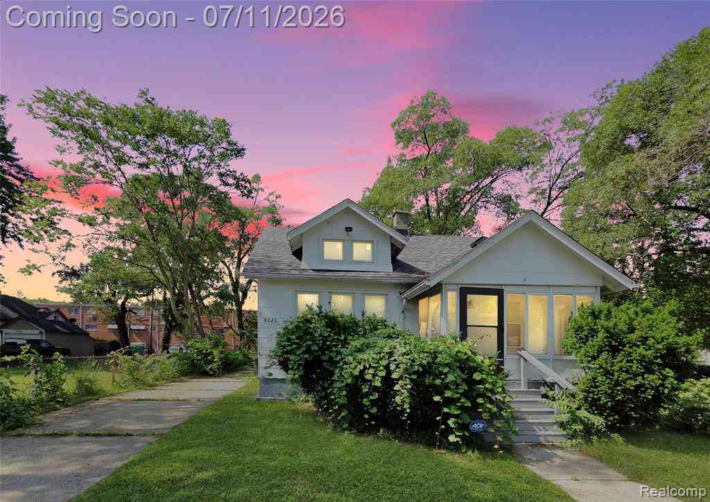Homes For Sale - 5021 Anatole Street <br/> Grosse Pointe, MI 48236