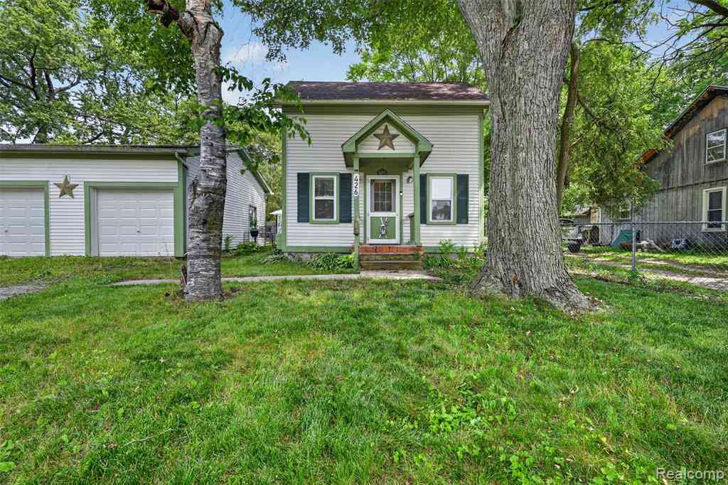 Homes For Sale - 426 Hamblin Street <br/> Owosso, MI 48867