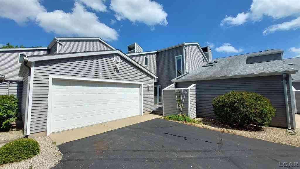 Condo For Sale - 1359 Lake Shore Drive <br/> Brooklyn, MI 49230