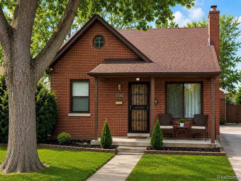 Homes For Sale - 19180 Alstead Street <br/> Wayne County, Grosse Pointe, MI 48236