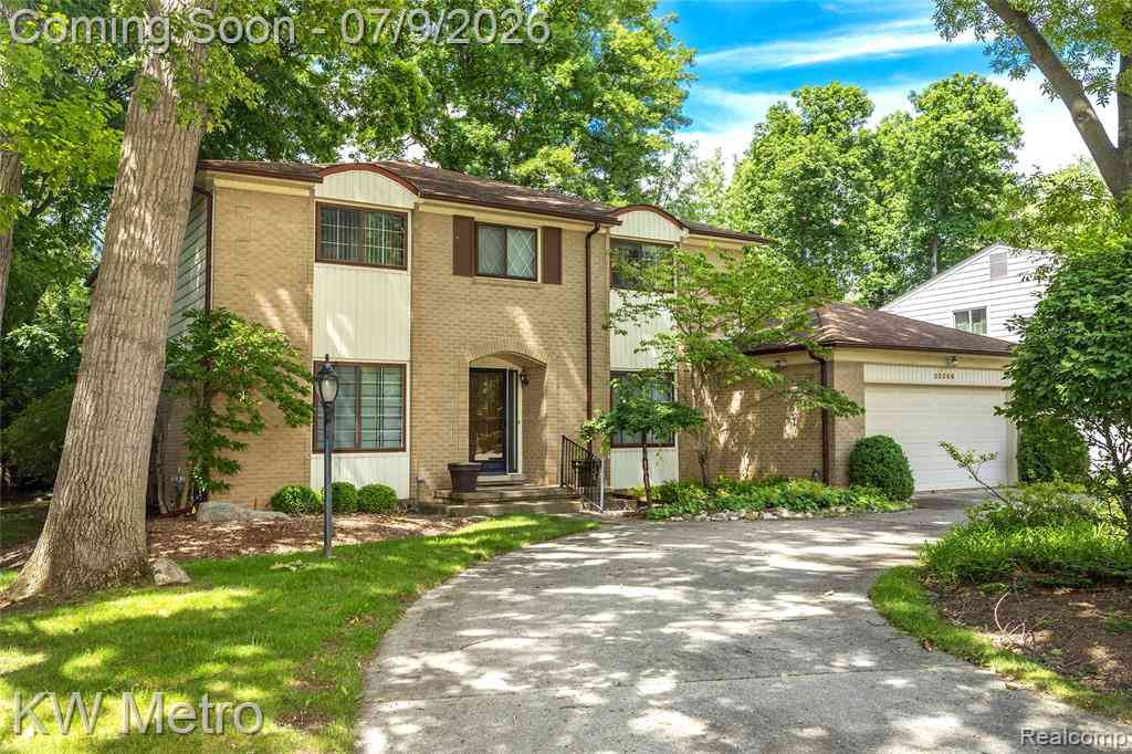 Homes For Sale - 22560 Kenwyck Drive <br/> Southfield, MI 48034
