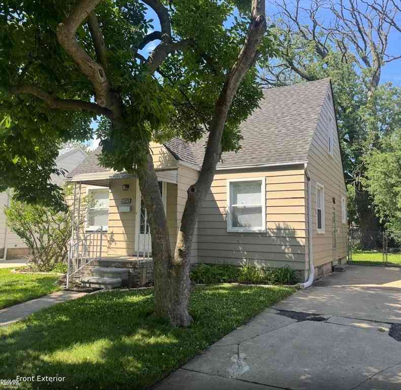 Homes For Sale - 19749 Washtenaw Street <br/> Wayne County, Harper Woods, MI 48225