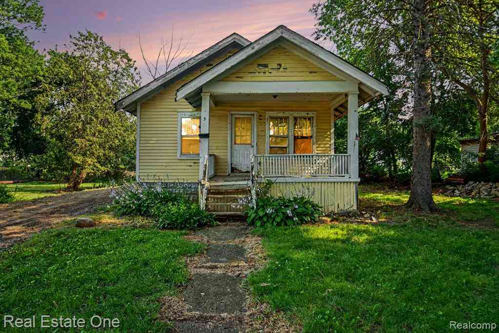 Homes For Sale - 5 3rd Street <br/> Saint Clair County, Yale, MI 48097