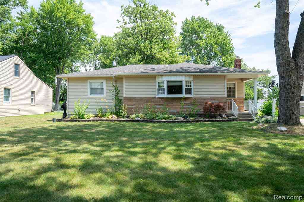 Homes For Sale - 3321 Lafayette Drive <br/> Wayne County, Trenton, MI 48183