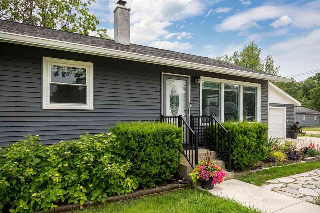 Condo For Sale - 1022 Centre Street <br/> Grand Traverse County, Traverse City, MI 49686