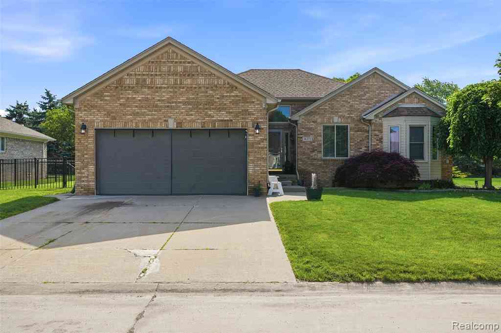 Condo For Sale - 36372 Cecilia Drive <br/> Macomb County, Sterling Heights, MI 48312