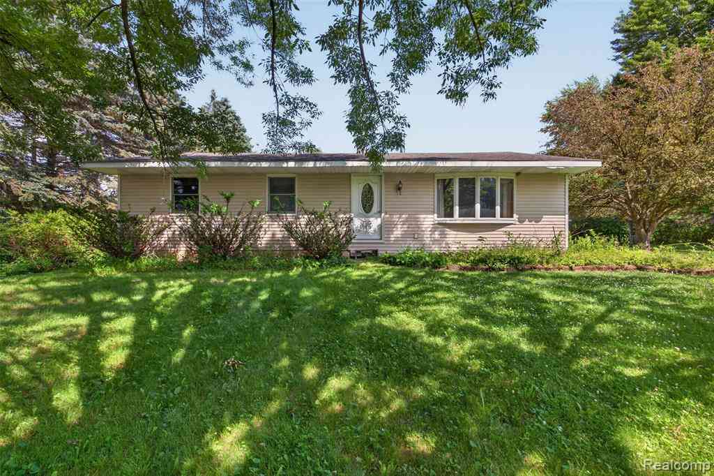 Homes For Sale - 4675 Diehl Road <br/> Lapeer County, Metamora, MI 48455