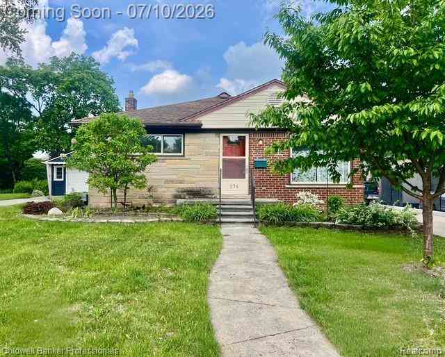 Homes For Sale - 574 Auburn Street <br/> Plymouth, MI 48170