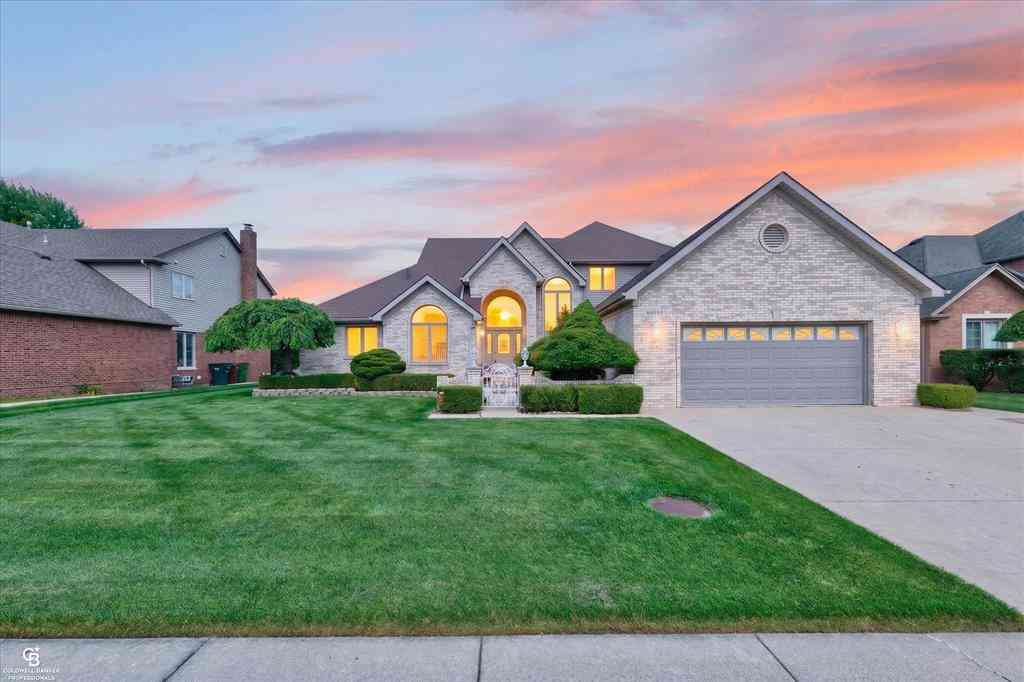 Homes For Sale - 46640 Glen Pointe Drive <br/> Macomb County, Shelby Twp, MI 48315