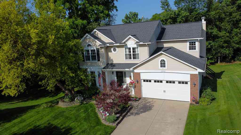 Homes For Sale - 3094 Waldon Park Drive <br/> Lake Orion, MI 48359