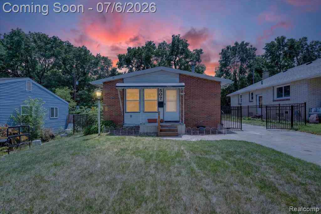 Homes For Sale - 507 Madison Street <br/> Ypsilanti, MI 48197