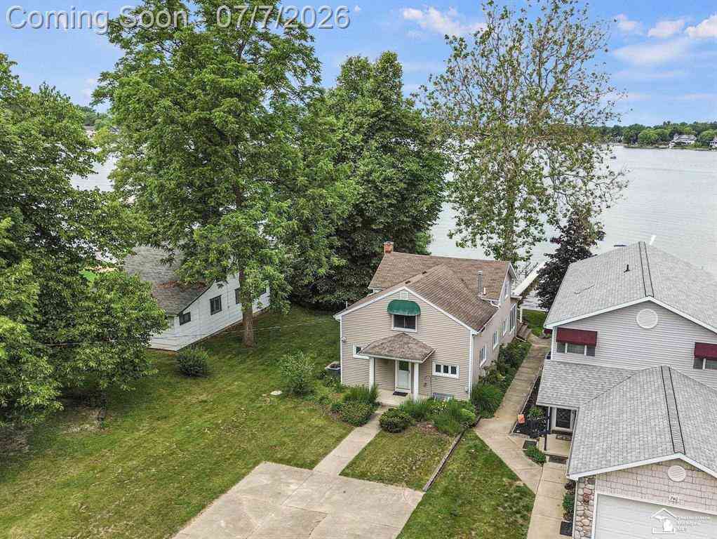 Homes For Sale - 736 Lakeview Drive <br/> Jackson County, Clarklake, MI 49234