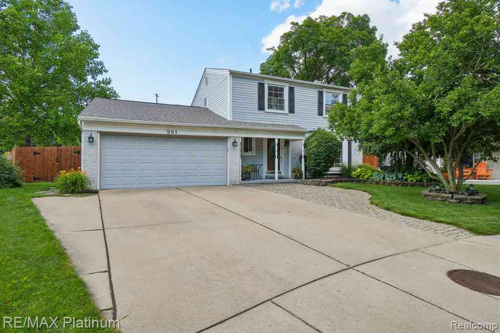 Homes For Sale - 981 Shenandoah Court <br/> Clawson, MI 48017