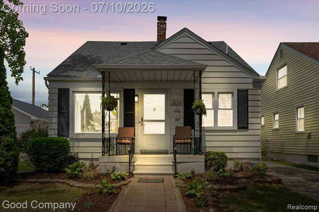Homes For Sale - 21531 Avalon Street <br/> Macomb County, Saint Clair Shores, MI 48080