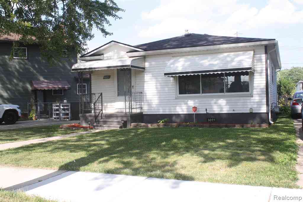 Homes For Sale - 5001 Montfaucon Street <br/> Trenton, MI 48183