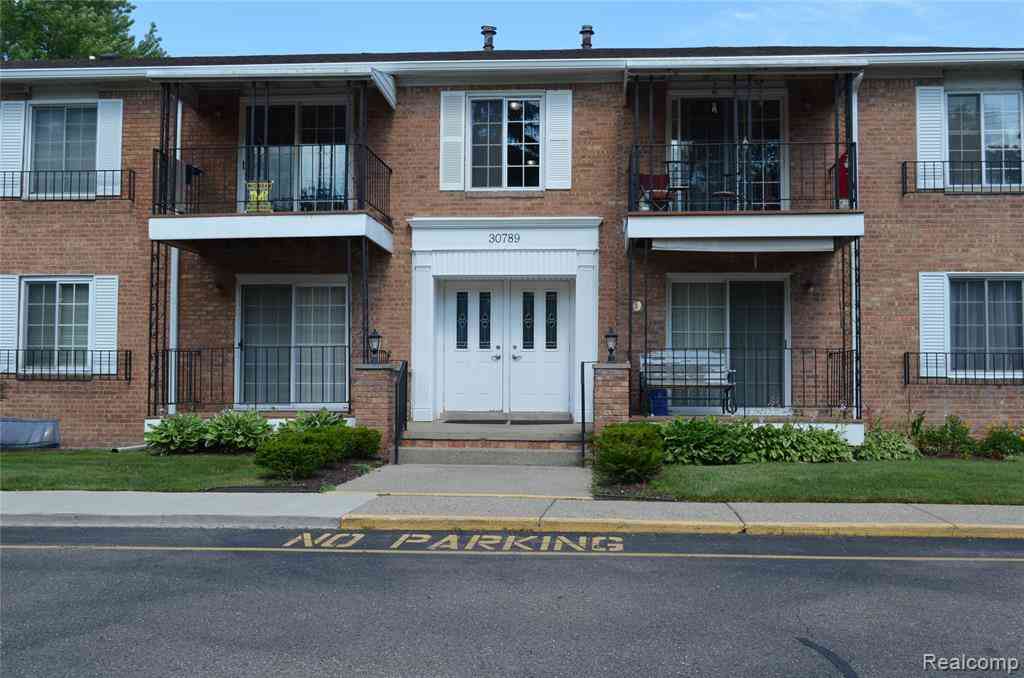 Condo For Sale - 30789 Shiawassee Road  #9<br/> Farmington Hills, MI 48336