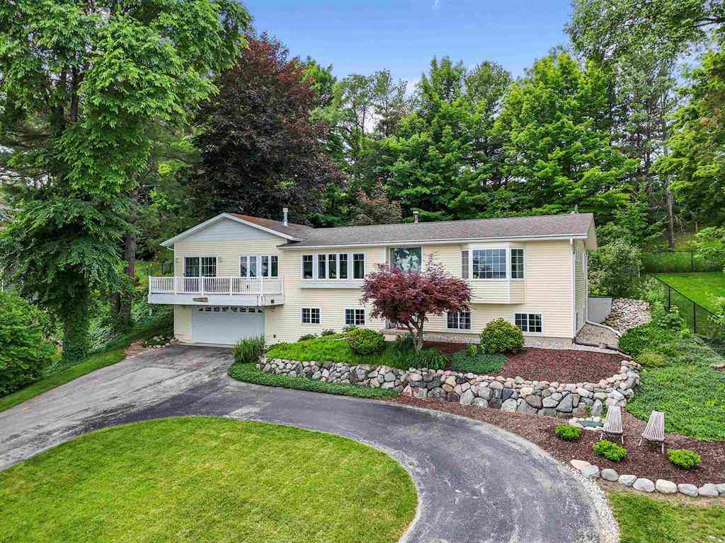 Homes For Sale - 8729 Center Road <br/> Traverse City, MI 49686