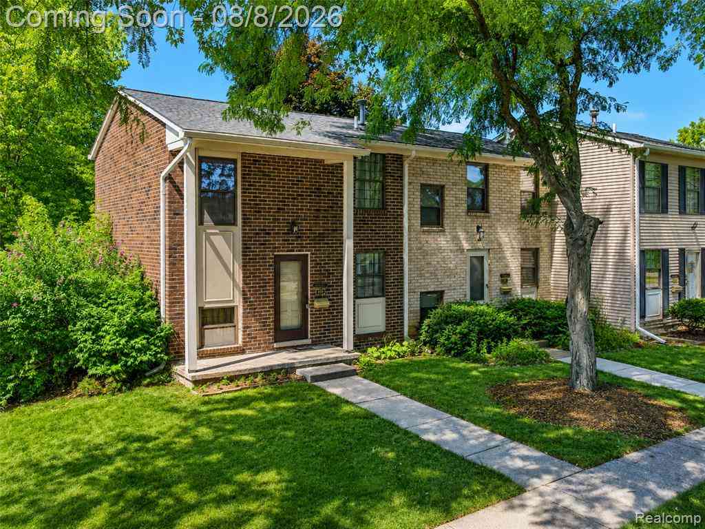 Condo For Sale - 8358 Lakeview Court <br/> Ypsilanti, MI 48198