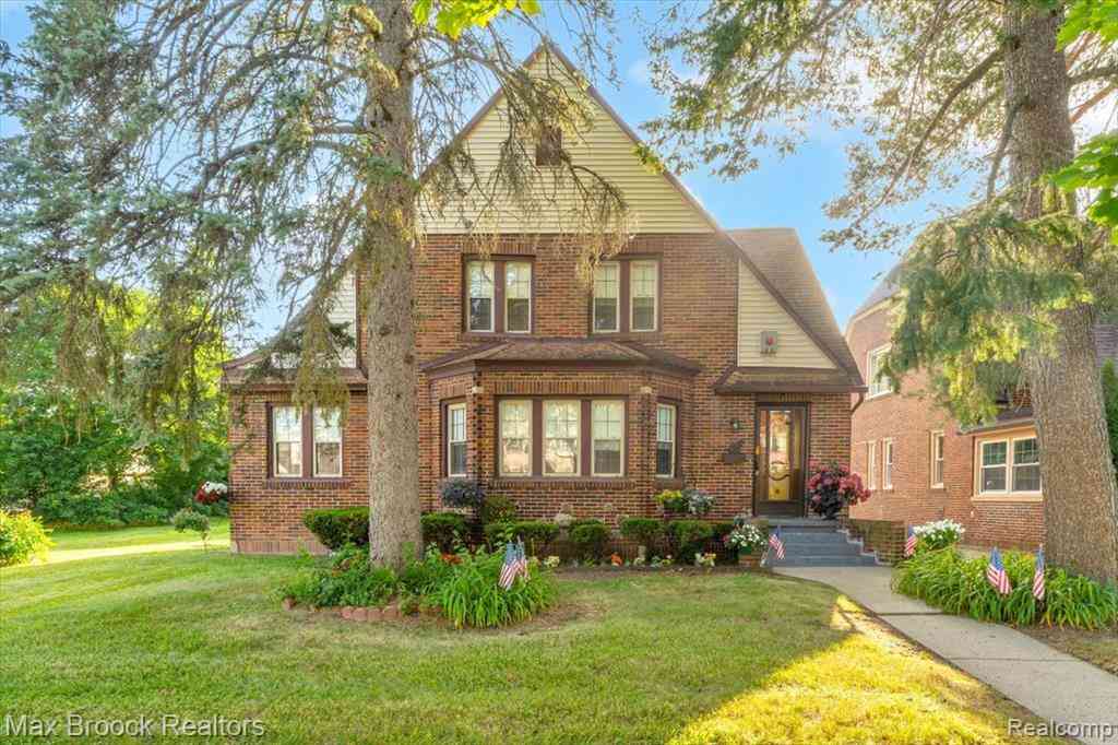 Homes For Sale - 224 Cherokee Road <br/> Pontiac, MI 48341