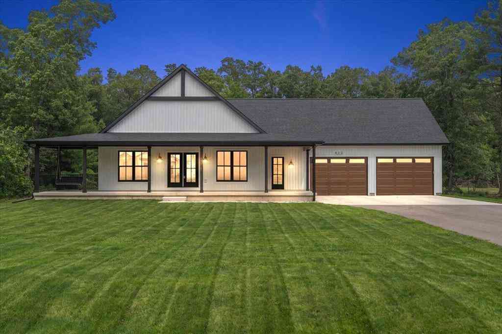 Homes For Sale - 412 Sabine Drive <br/> Muskegon, MI 49442