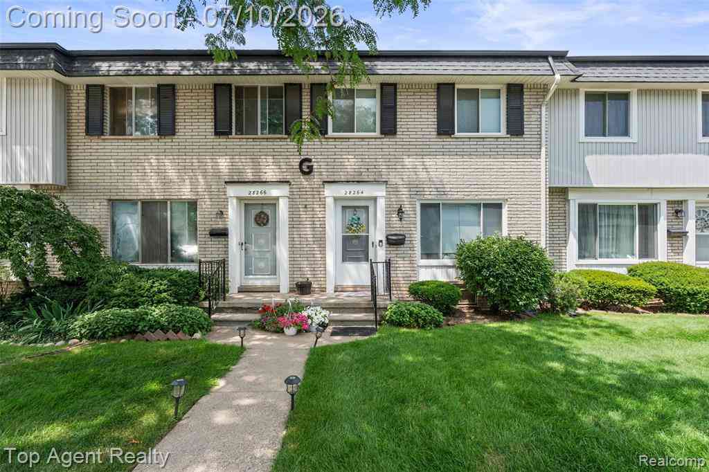 Condo For Sale - 28264 Universal Drive <br/> Macomb County, Warren, MI 48092