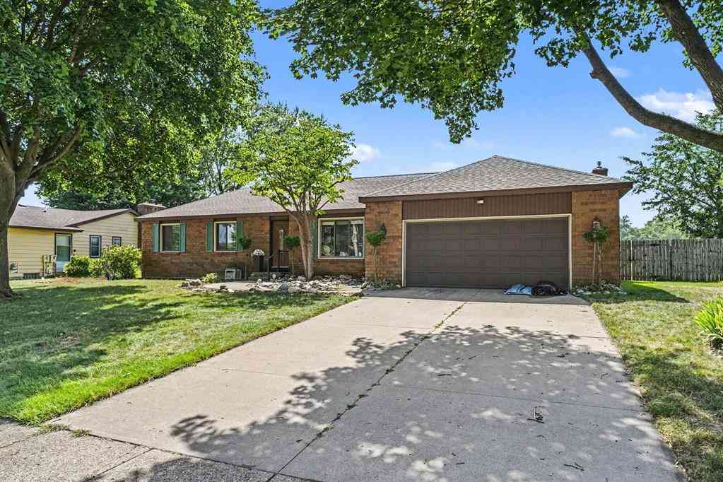 Homes For Sale - 3893 Granada Court Nw NW<br/> Grand Rapids, MI 49534