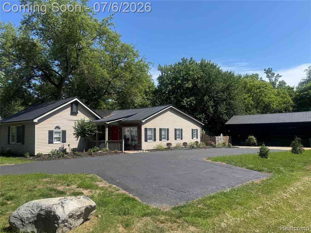 Homes For Sale - 308 N Seymour Road <br/> Flushing, MI 48433