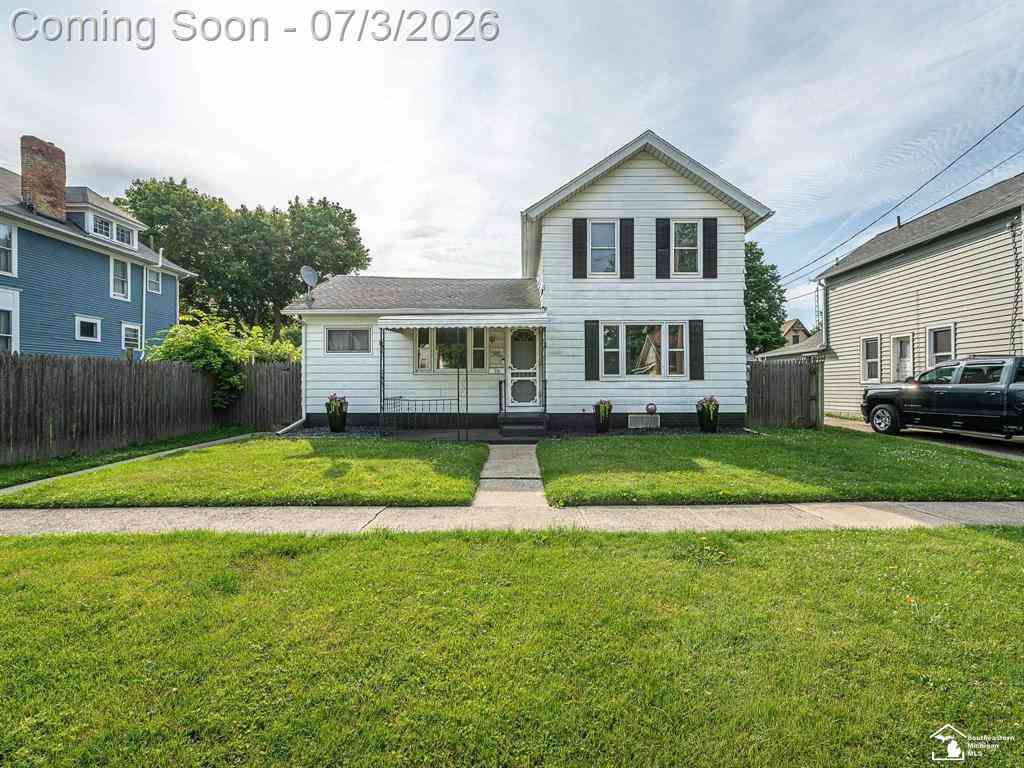 Homes For Sale - 518 Comstock Street <br/> Lenawee County, Adrian, MI 49221
