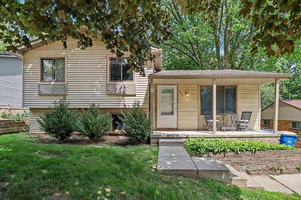 Homes For Sale - 439 S Winding Drive <br/> Oakland County, Waterford, MI 48328