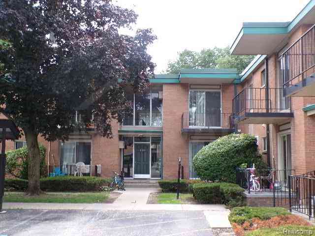 Condo For Rent - 1880 Axtell Drive <br/> Oakland County, Troy, MI 48084