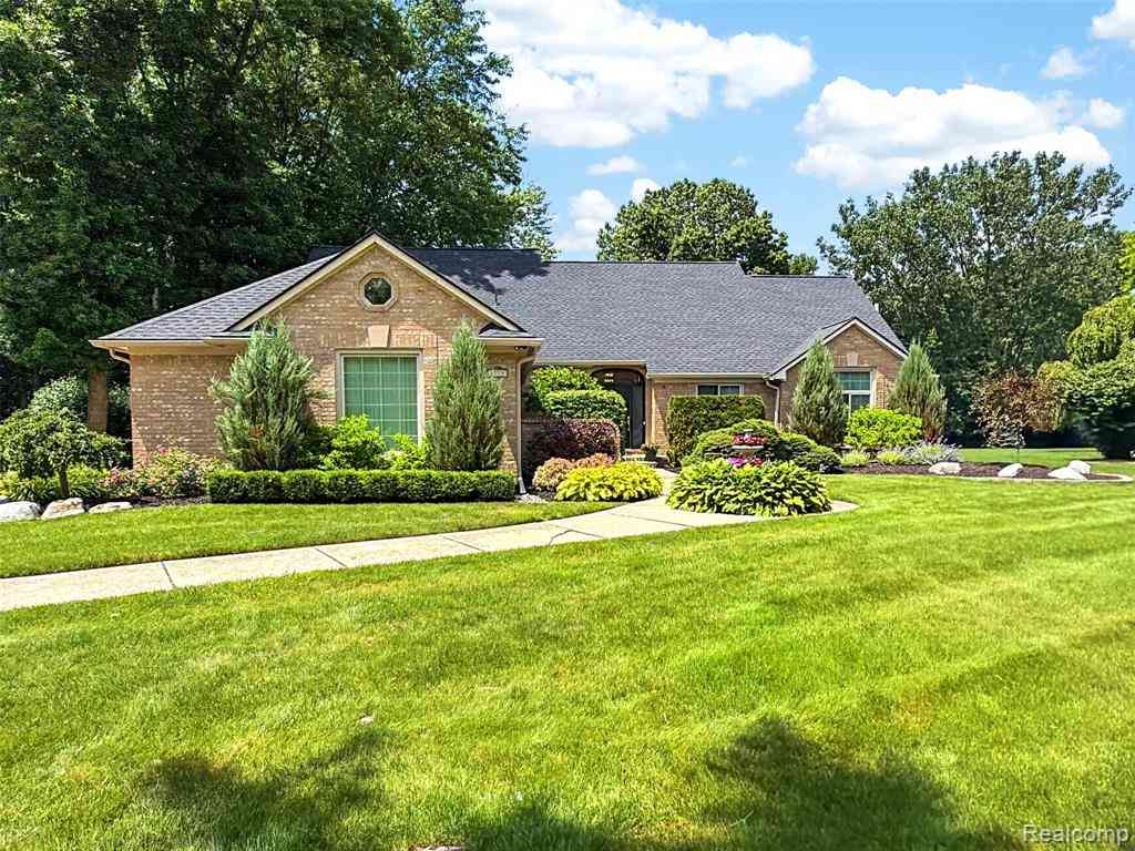 Homes For Sale - 6713 Aurora Drive <br/> Troy, MI 48098