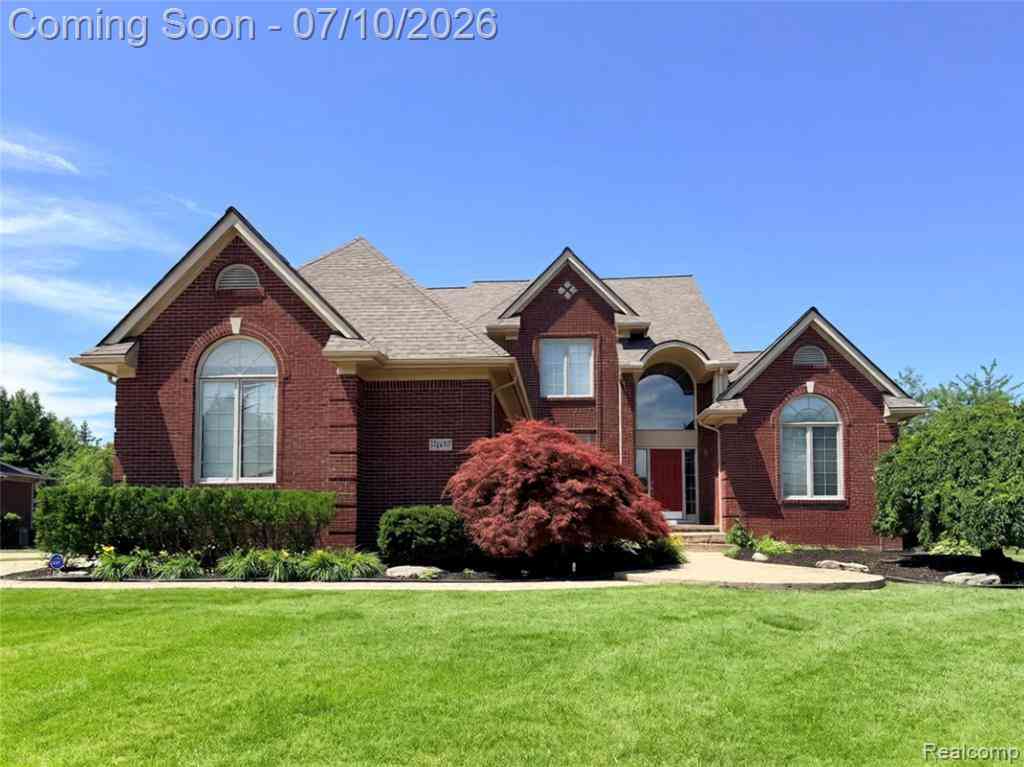 Homes For Sale - 13697 Burning Tree Lane <br/> Plymouth, MI 48170