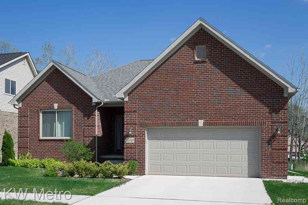 Homes For Sale - 34632 John Bartley Circle  <br/> Macomb County, Sterling Heights, MI 48310