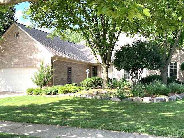 Homes For Sale - 45926 Riverview Court <br/> Macomb County, Macomb, MI 48044