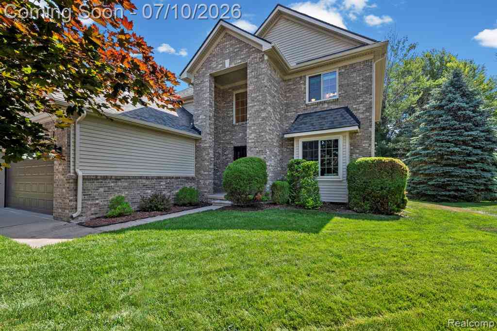 Homes For Sale - 23003 Waterview Drive <br/> Wayne County, New Boston, MI 48164